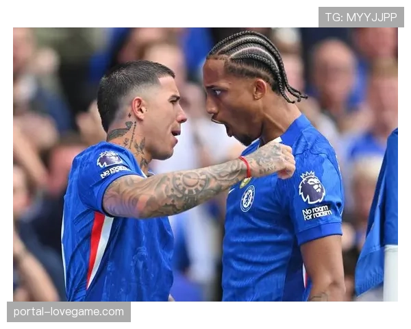 VAR争议再起：富勒姆被吹点球判罚尺度引热议